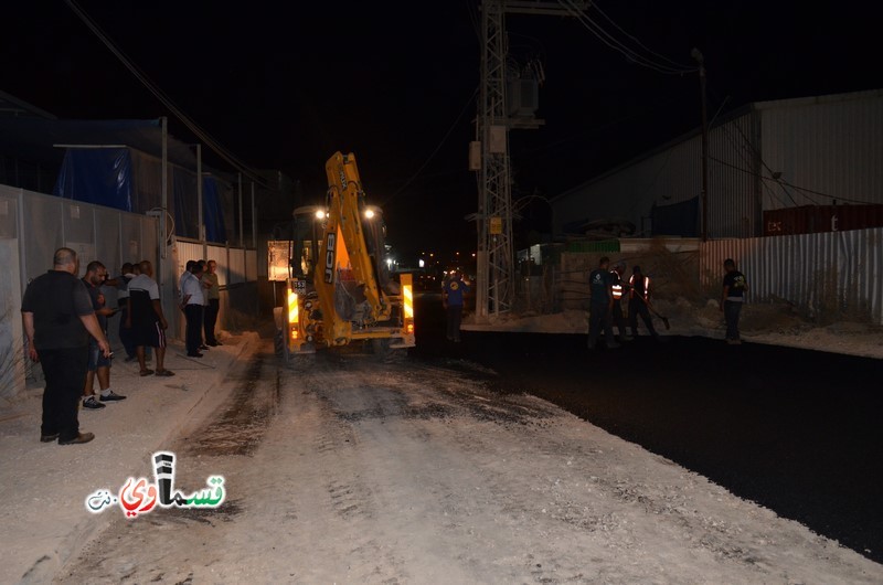 فيديو : الاتجاه المعاكس  لمهبط الطيران ينعم بالتعبيد والتزفيت والرئيس عادل بدير  استطعنا ان نجعل من التعبيد والتزفيت ثقافة سهلة المنال بعد ان كانت رجاء وعناء .